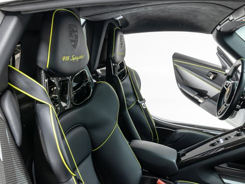 Used 2015 Porsche 918 Spyder AWD/4WD image 41