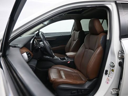 Used 2020 Subaru Outback Touring XT image 24