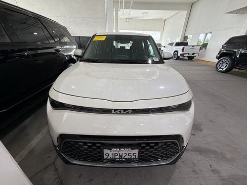 Used 2024 Kia Soul EX FWD image 1