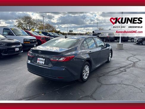 Used 2025 Toyota Camry LE image 4