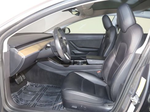 Used 2018 Tesla Model 3 Long Range image 13