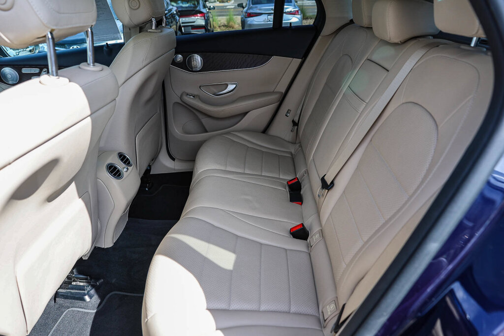 Used 2018 Mercedes-Benz GLC 300 4MATIC image 8