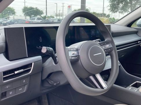 Used 2025 Hyundai Sonata SEL FWD image 6