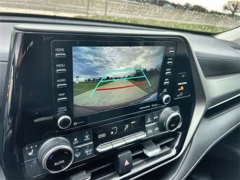 Used 2021 Toyota Highlander XLE image 26