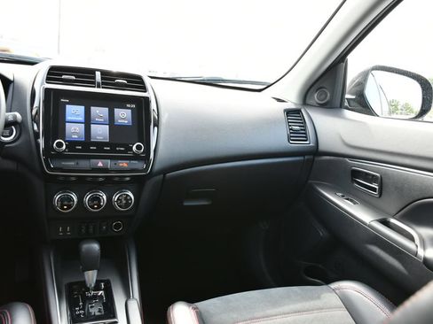 Used 2024 Mitsubishi Outlander Sport SE AWD/4WD image 24