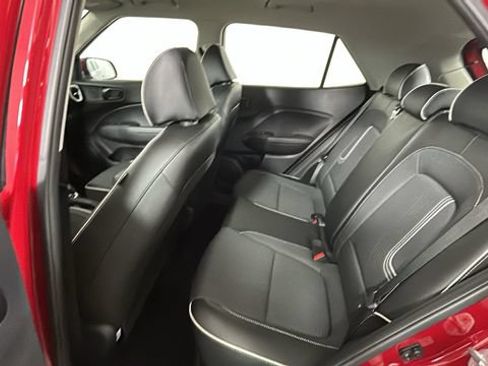 Used 2022 Hyundai Venue Limited w/ Cargo Package FWD image 27