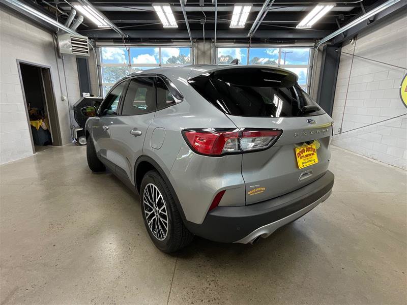 Used 2022 Ford Escape SE FWD image 3