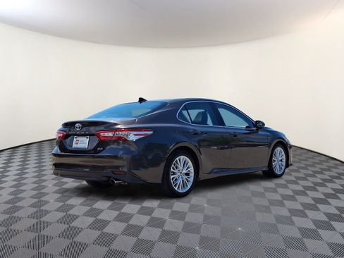Certified 2018 Toyota Camry XLE w/ Audio Package FWD image 6