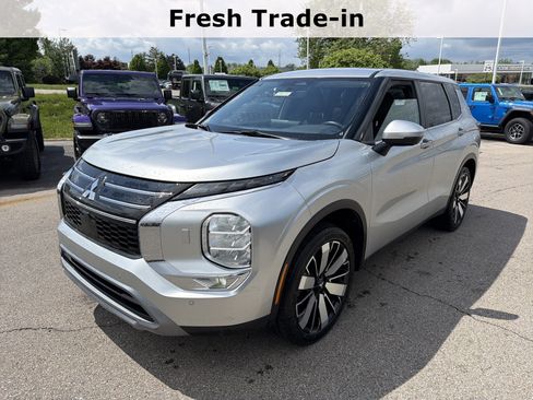 Used 2025 Mitsubishi Outlander SE AWD/4WD image 6