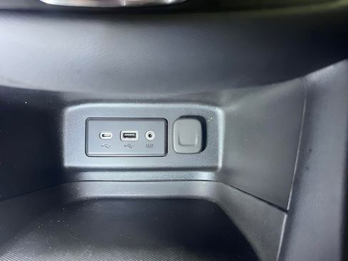 Used 2021 Chevrolet Equinox LT w/ Driver Convenience Package AWD/4WD image 21