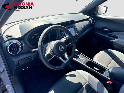 Used 2024 Nissan Kicks SR w/ SR Premium Package FWD image 9