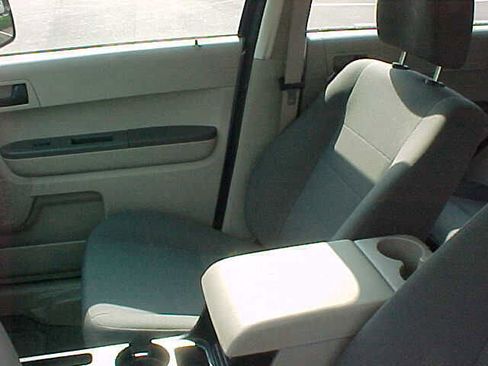 Used 2011 Ford Escape XLS w/ 102A Rapid Spec Order Code image 10