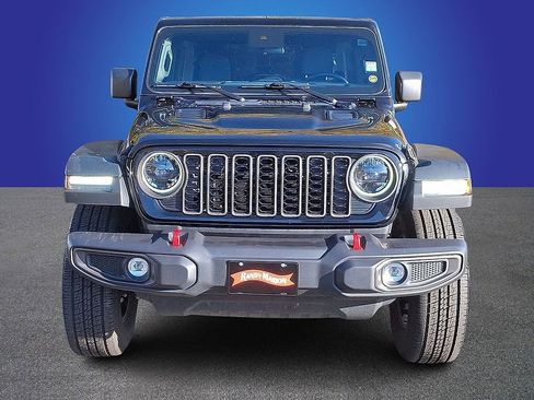 Used 2024 Jeep Wrangler Unlimited Rubicon image 2