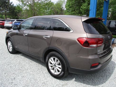 Used 2020 Kia Sorento LX AWD/4WD image 3