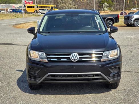Used 2021 Volkswagen Tiguan SE w/ Panoramic Sunroof Package image 22