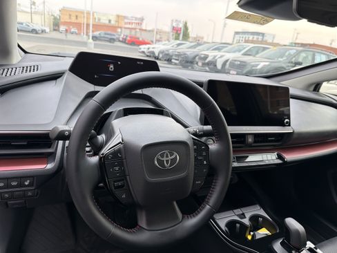 New 2026 Toyota Prius Plug-In Hybrid FWD image 3