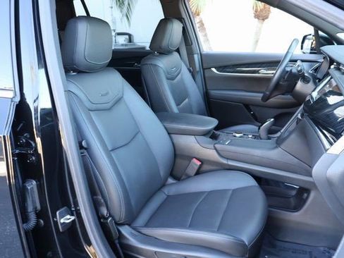 Certified 2024 Cadillac XT6 Premium Luxury FWD image 23