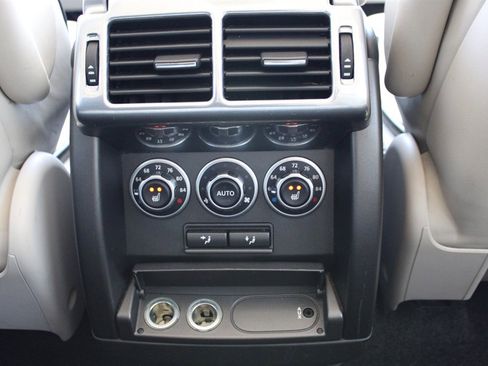 Used 2012 Land Rover Range Rover HSE LUX image 27