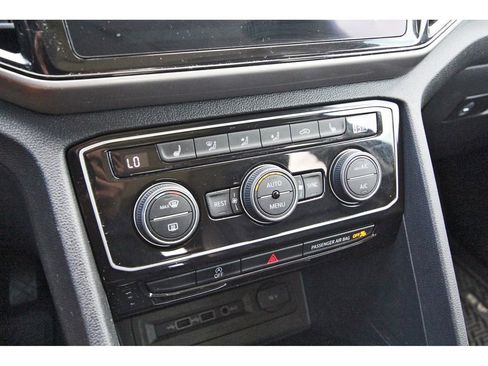 Used 2021 Volkswagen Atlas SEL image 24