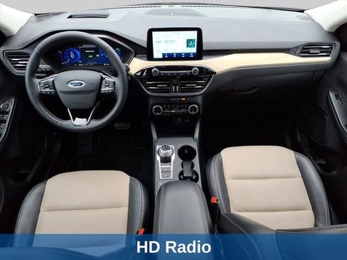 Used 2022 Ford Escape Titanium w/ Titanium Elite Package AWD/4WD image 9