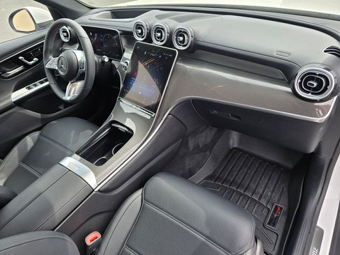 Used 2023 Mercedes-Benz GLC 300 4MATIC image 48