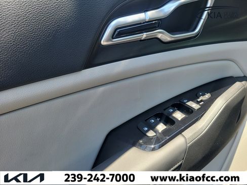 Certified 2025 Kia Sportage EX FWD image 23