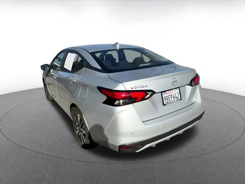 Used 2025 Nissan Versa SV image 11