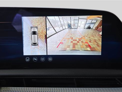 Used 2025 Cadillac Optiq Sport 2 w/ LPO, Floor Liner Package image 23