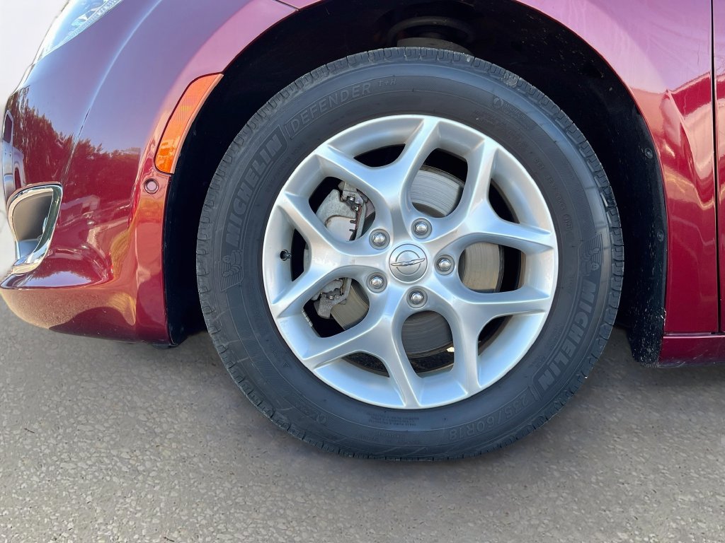 Used 2018 Chrysler Pacifica Touring-L w/ Advanced Safetytec Group FWD image 30