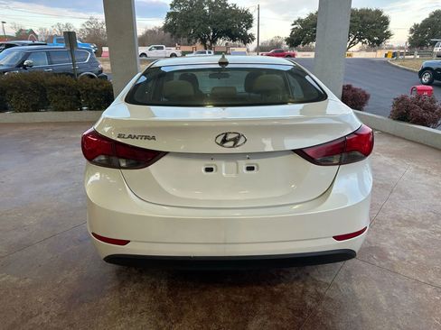Used 2016 Hyundai Elantra SE image 5