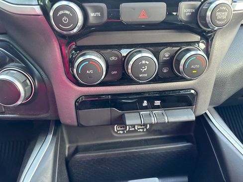 Used 2022 RAM 1500 Big Horn AWD/4WD image 30