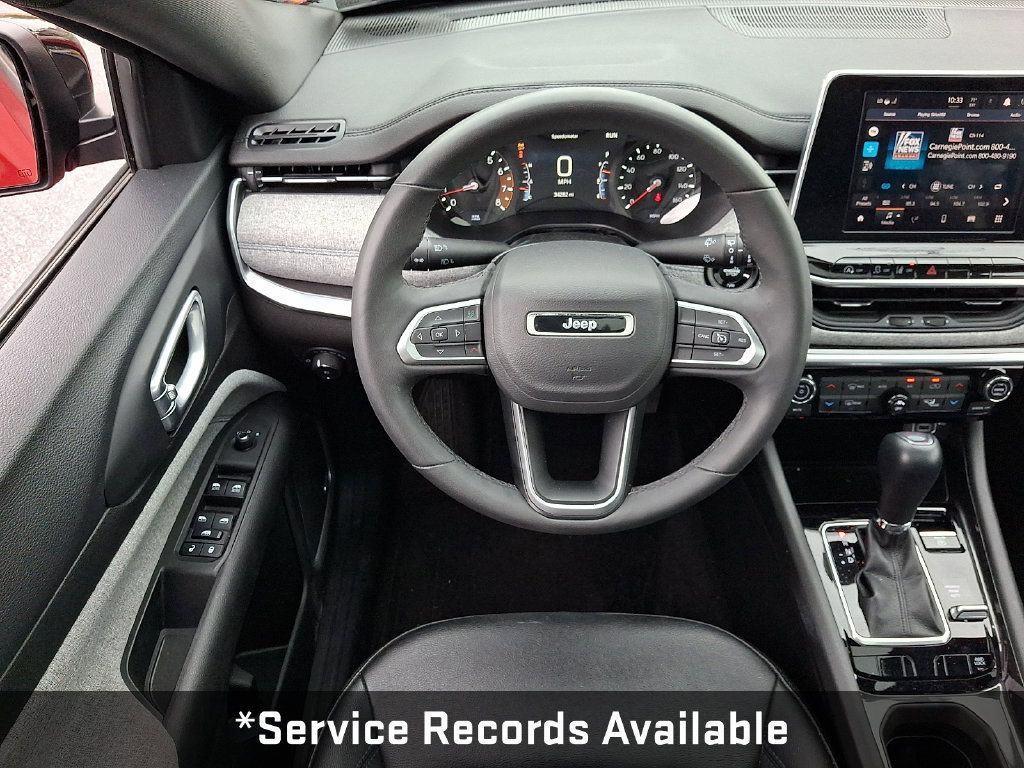 Used 2025 Jeep Compass Latitude w/ Sun & Sound Group AWD/4WD image 11