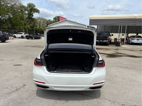 Used 2021 BMW 740i image 52