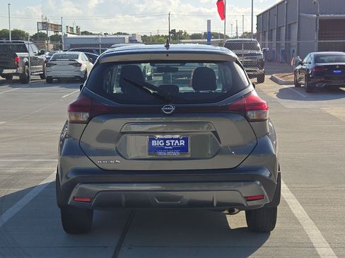 Used 2024 Nissan Kicks S w/ Interior Electronics Package FWD image 5