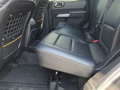 Used 2022 Ford Bronco Badlands w/ Sasquatch Package image 24