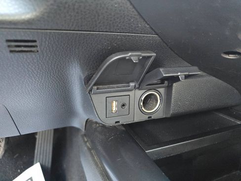 Used 2018 Toyota Camry SE FWD image 42