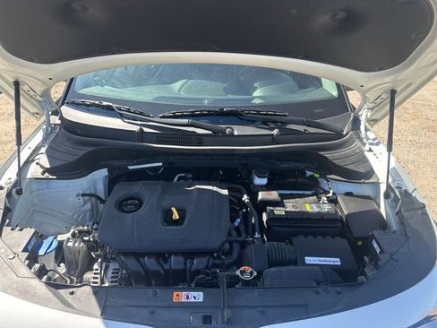 Used 2025 Kia Soul LX w/ LX Technology Package FWD image 30