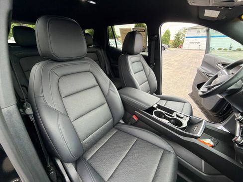 Used 2026 Chevrolet Equinox LT w/ Convenience Package II FWD image 29