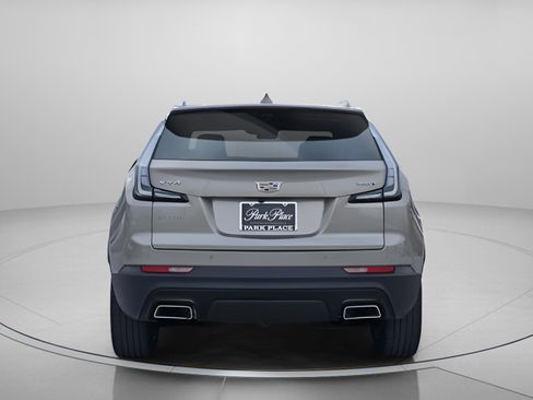 Used 2022 Cadillac XT4 Sport w/ Enhanced Visibility Package FWD image 4