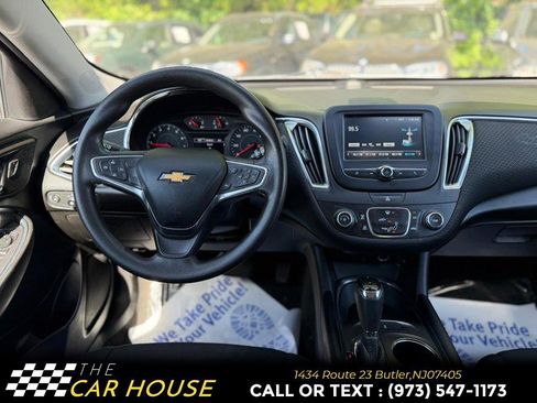Used 2018 Chevrolet Malibu LT FWD image 24