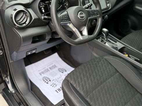 Used 2022 Nissan Kicks SV image 9