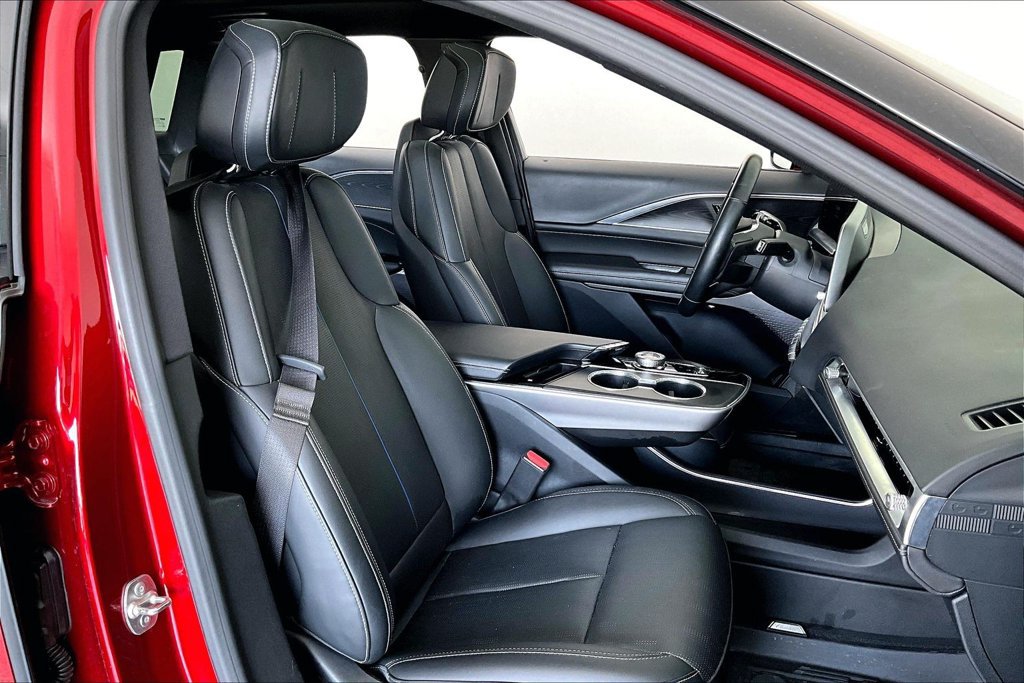 Used 2025 Cadillac Lyriq Sport RWD image 9