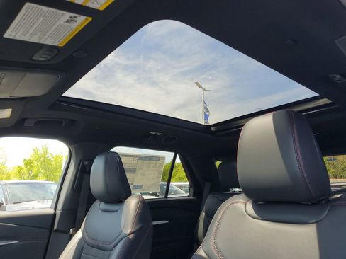 New 2026 Ford Explorer ST-Line w/ ST-Line Street Pack AWD/4WD image 10