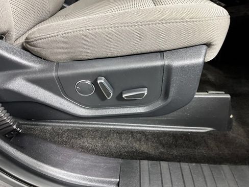 Used 2018 Ford F150 XLT w/ Equipment Group 302A Luxury AWD/4WD image 10