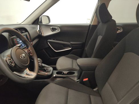 Used 2020 Kia Soul LX FWD image 17