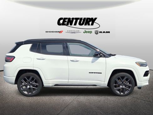 Used 2025 Jeep Compass Limited w/ High Altitude Package AWD/4WD image 2