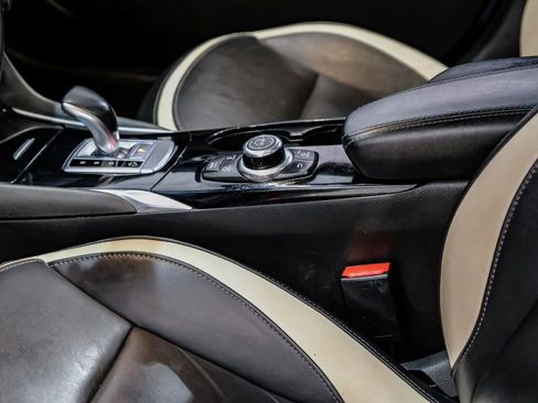 Used 2019 INFINITI QX30 Sport w/ Leather Package image 29