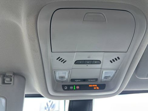 Used 2023 GMC Acadia SLT AWD/4WD image 25