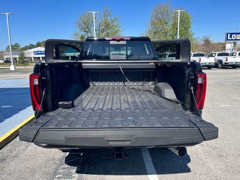 Used 2025 GMC Sierra 2500 Denali Ultimate image 9