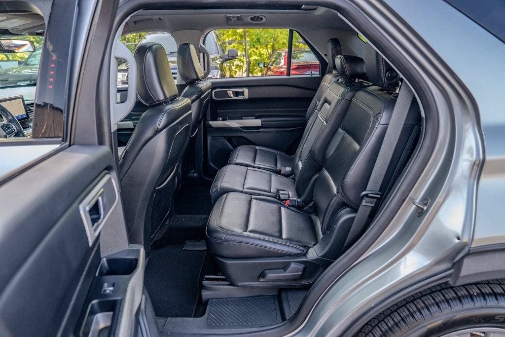 Used 2020 Ford Explorer XLT w/ Equipment Group 202A AWD/4WD image 15